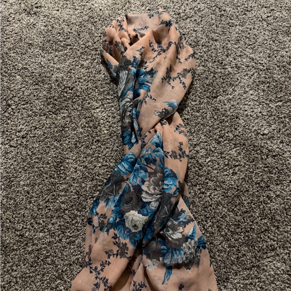 Floral Print Scarf in Blue and Tan